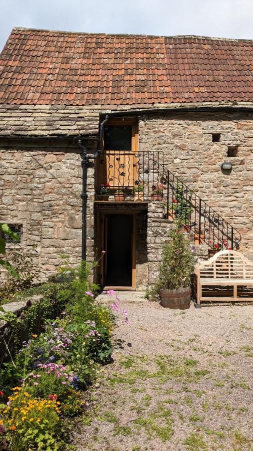 Hayloft Studio In Historic Barn Saint Briavels Exteriör bild